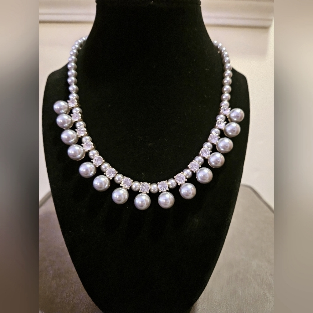 Gray faux pearl and gem stone necklace NWOT Holiday Statement Necklace